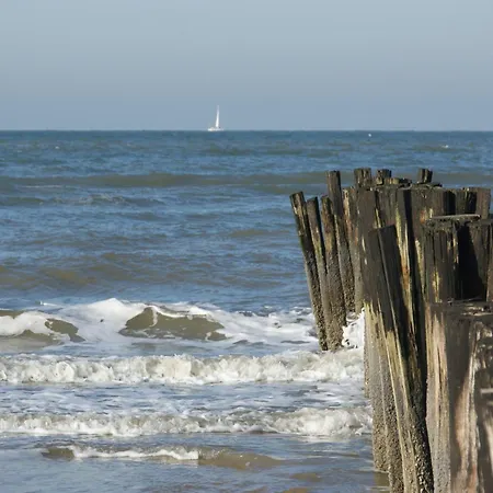 House In Near Dunes And Hébergement de vacances *