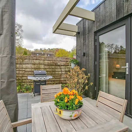 House In Near Dunes And * Σχόορλ