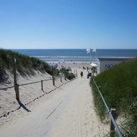 Hébergement de vacances House In Near Dunes And